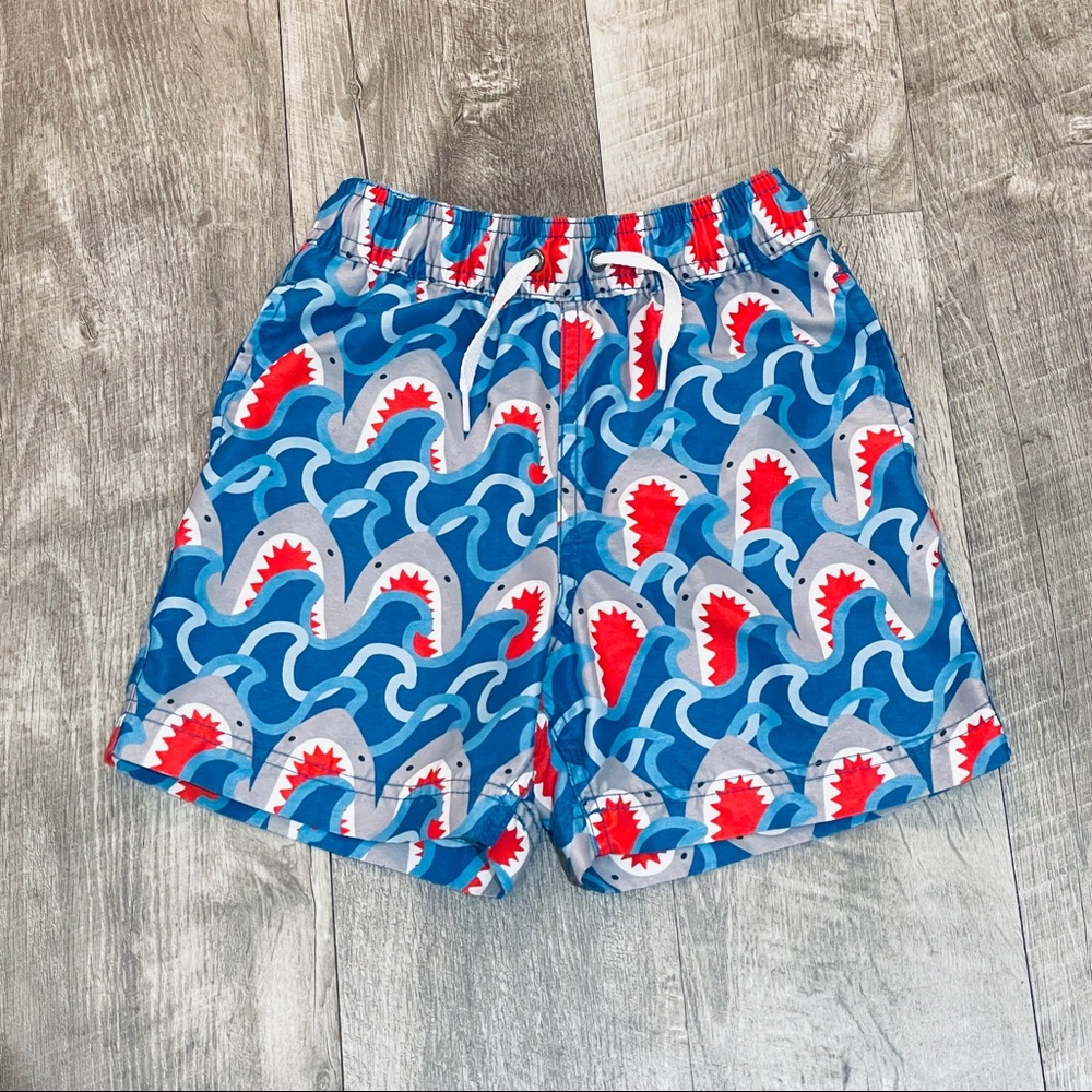 Hanna Andersson shark swim trunks 4/100
